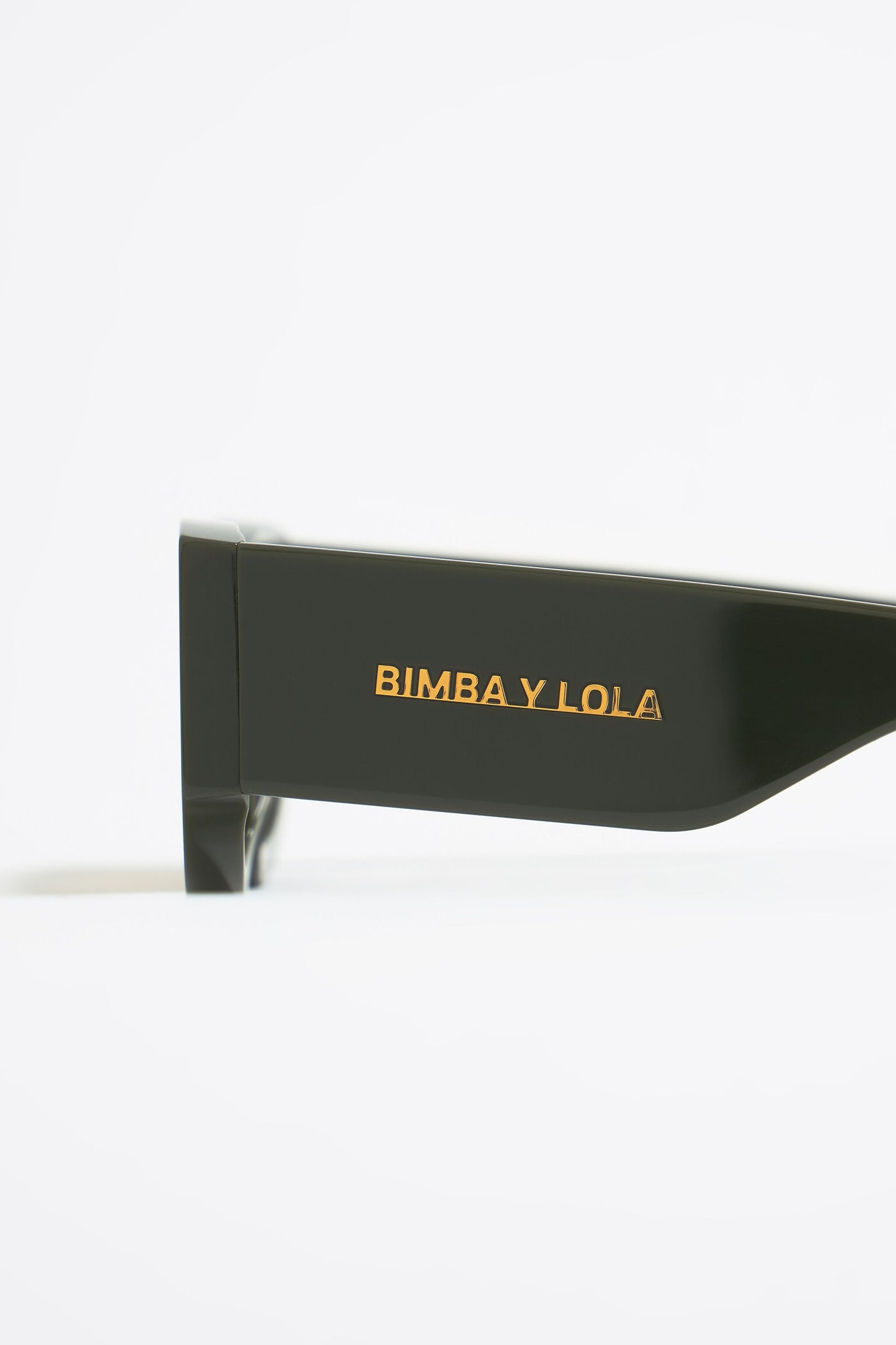 Military green rectangular sunglasses