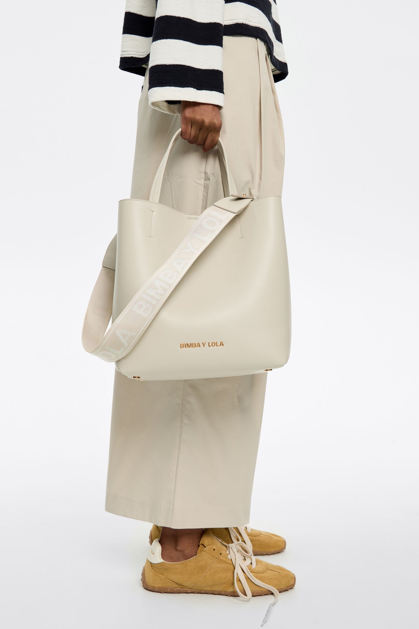 Large stone leather Chihuahua bag