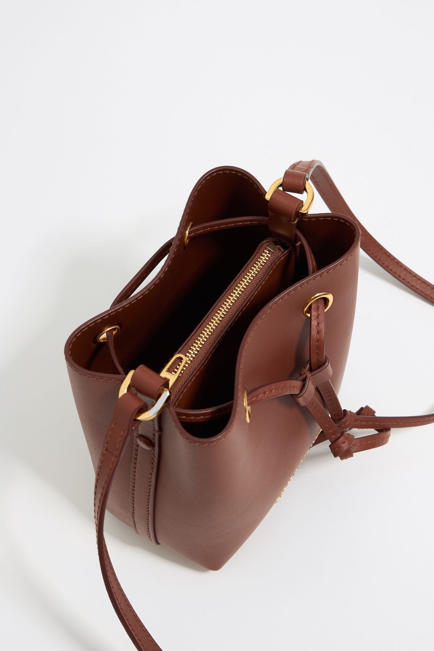 Mini walnut leather Chihuahua bucket bag