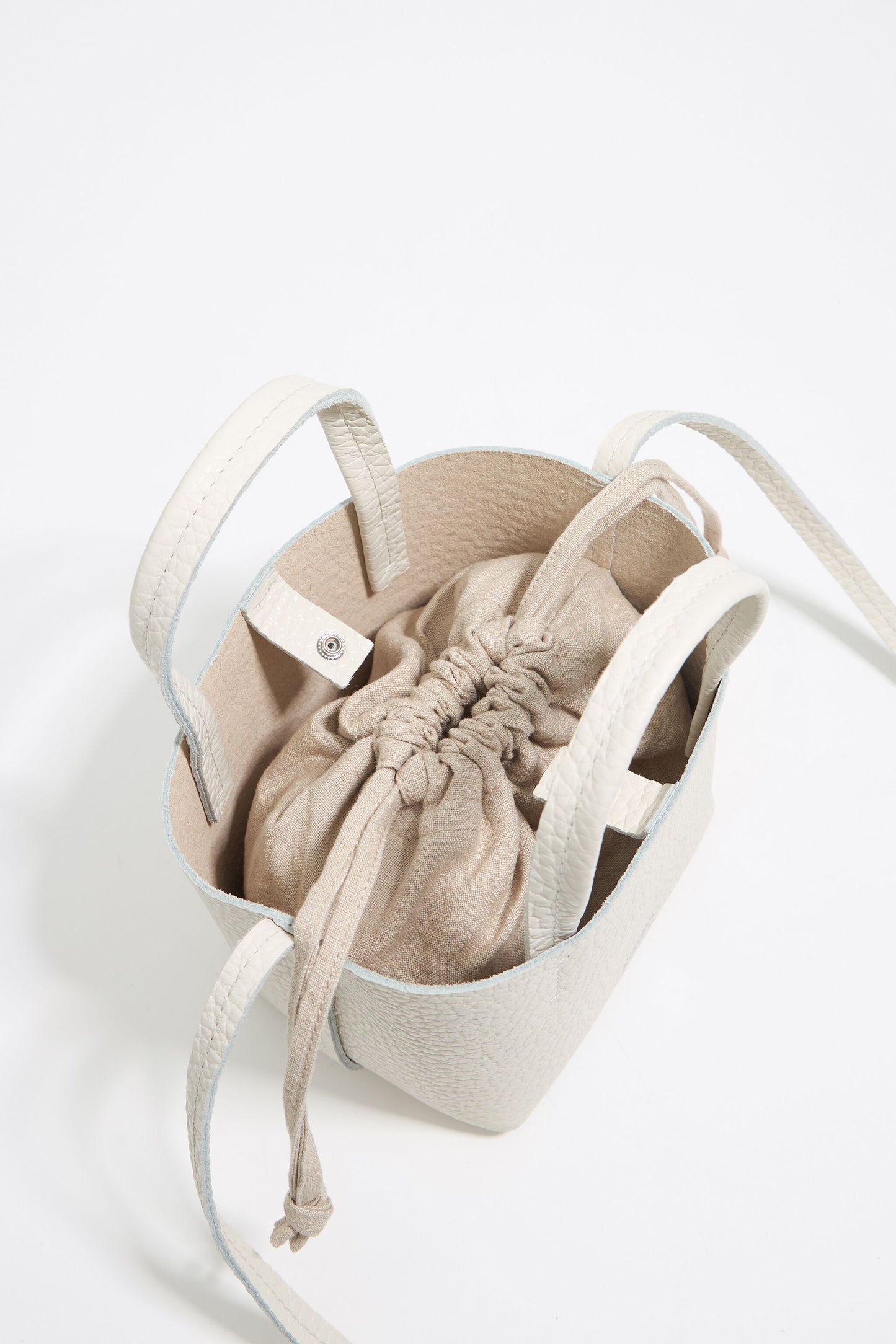 Mini off-white leather Chihuahua bag