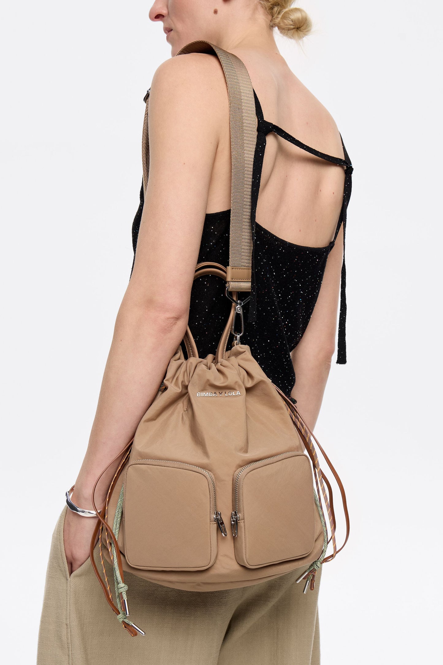 Medium bark nylon multi-pocket bag
