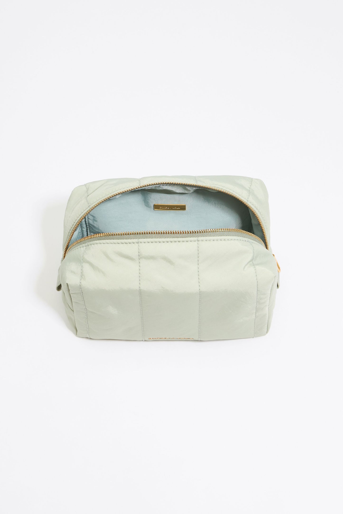 Medium aquamarine nylon make-up case