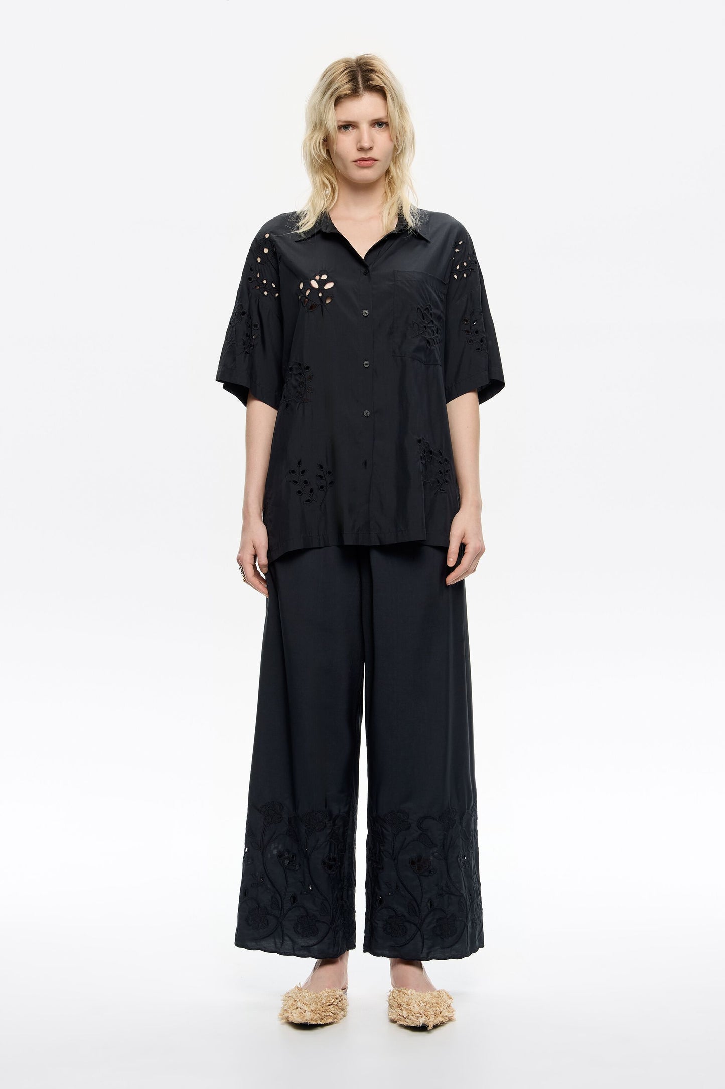 Straight black trousers with embroidery