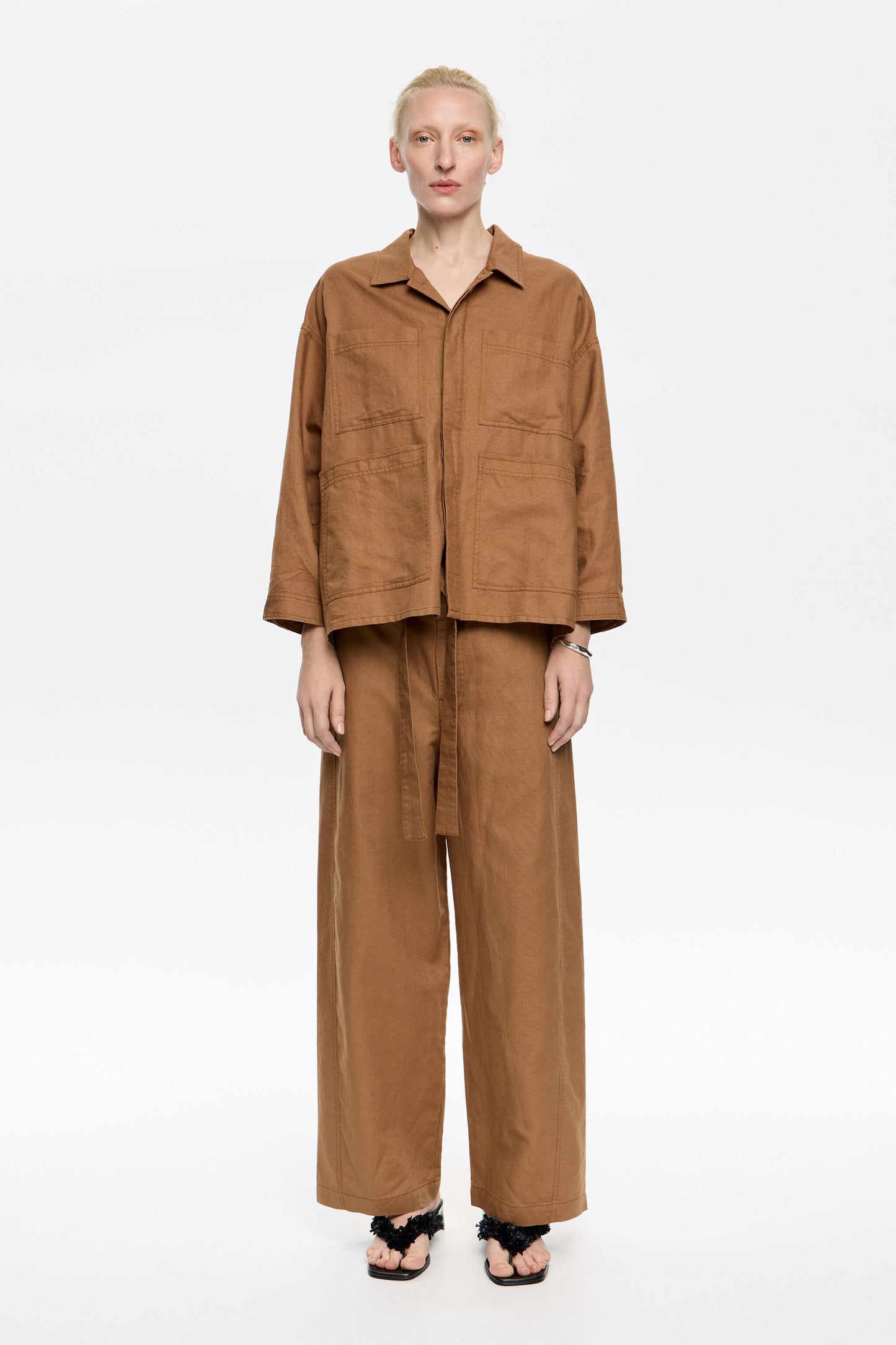 Light brown linen barrel trousers