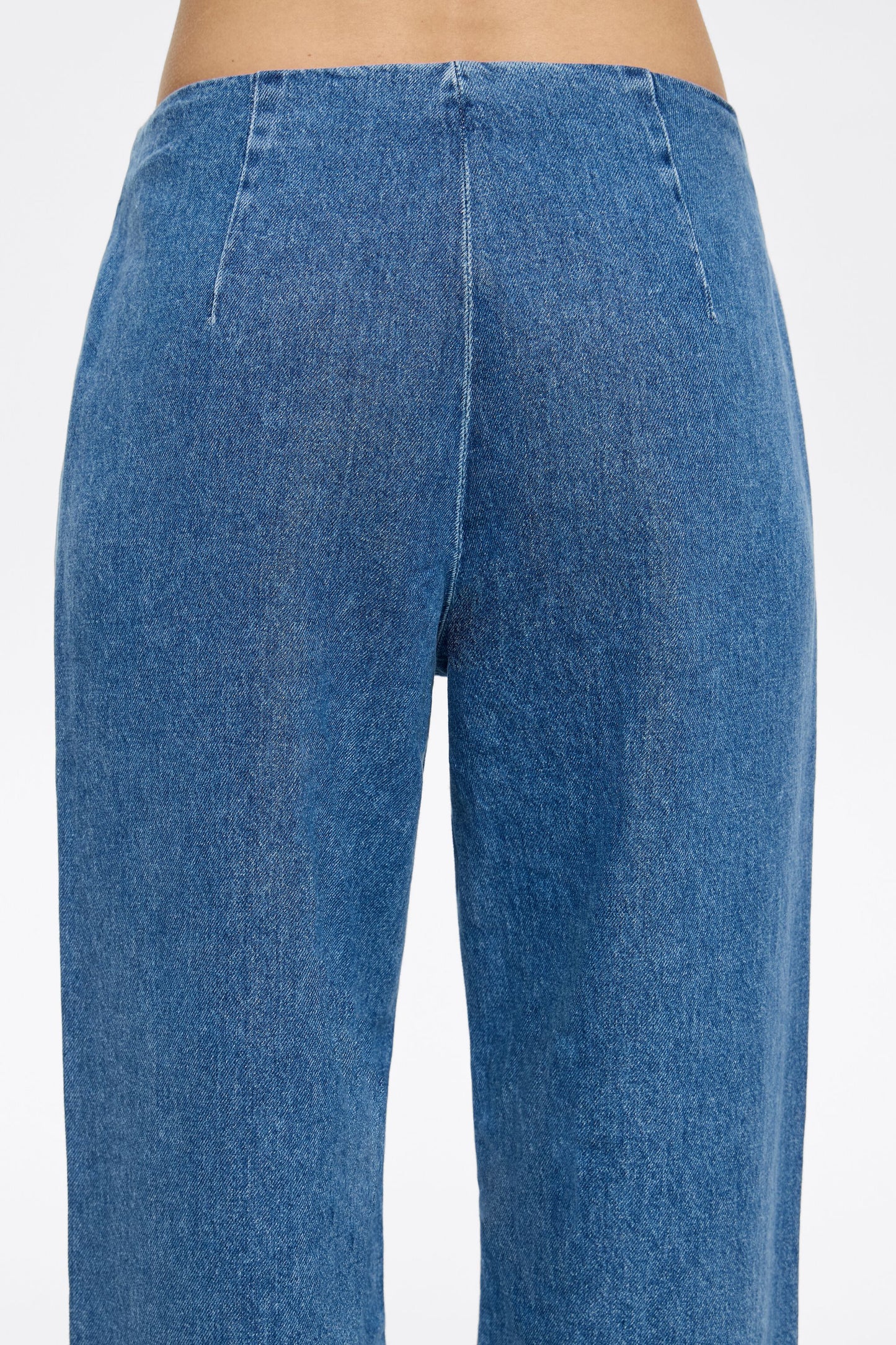 Mid-blue denim ankle-length jeans