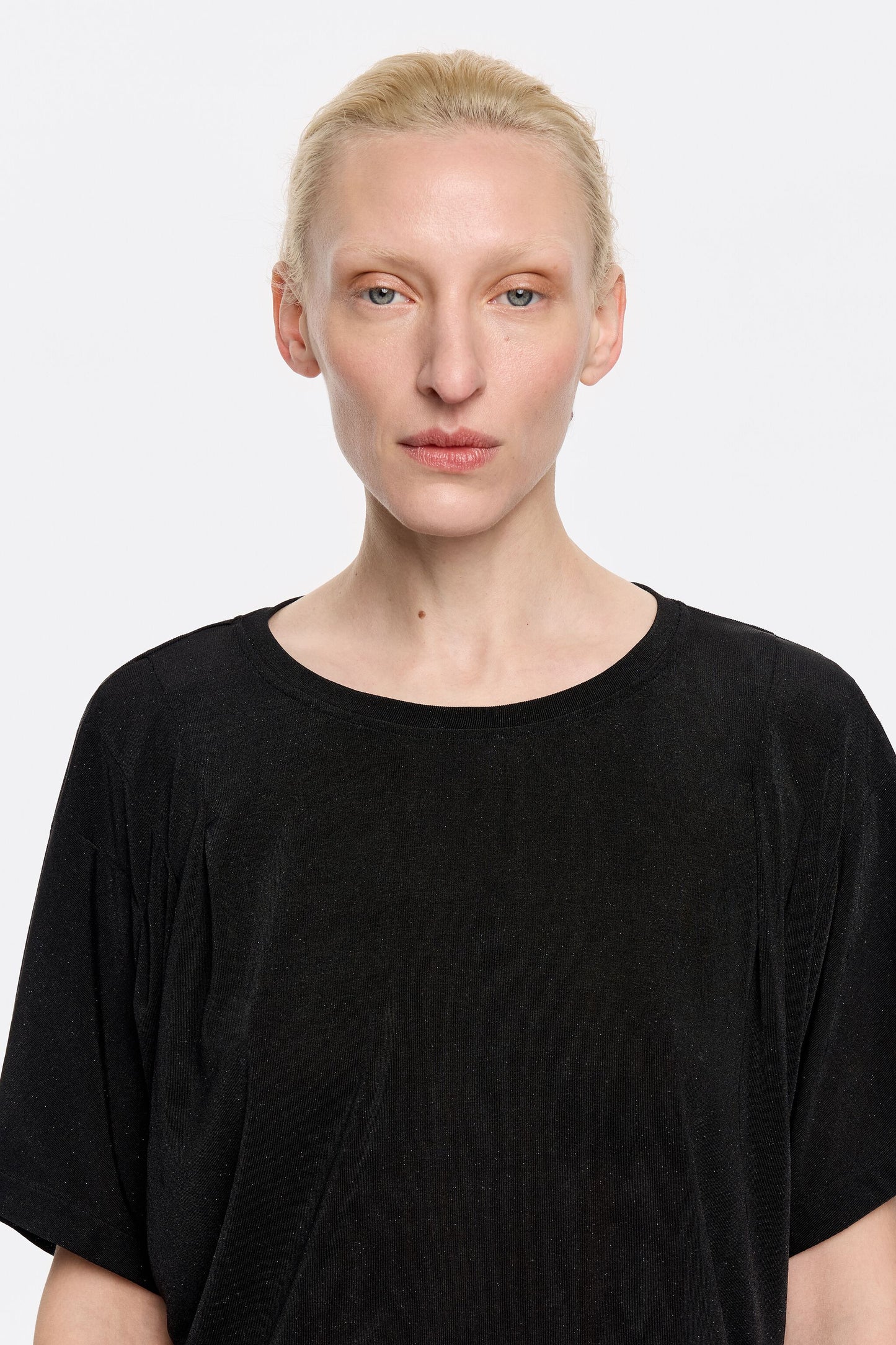 Black fluid boxy T-shirt