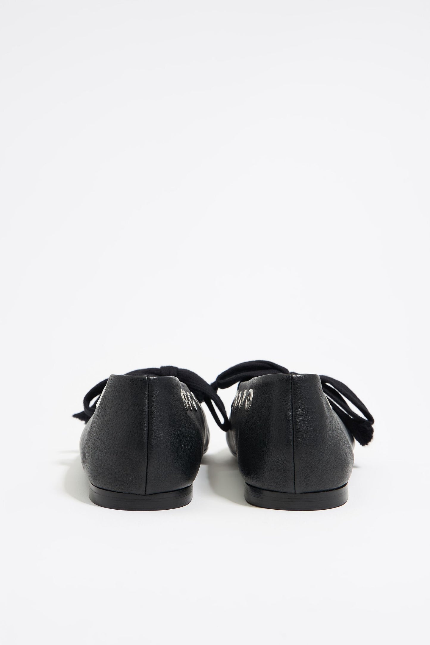 Black leather lace-up ballerina