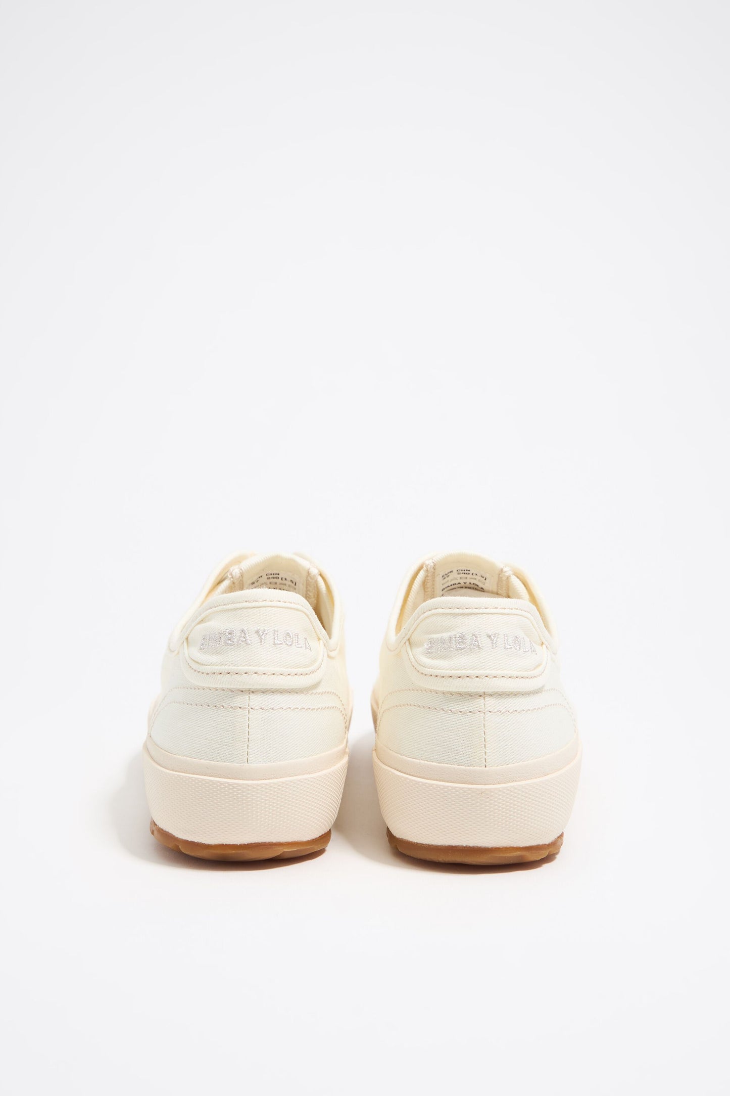 White canvas vulcanized sneaker