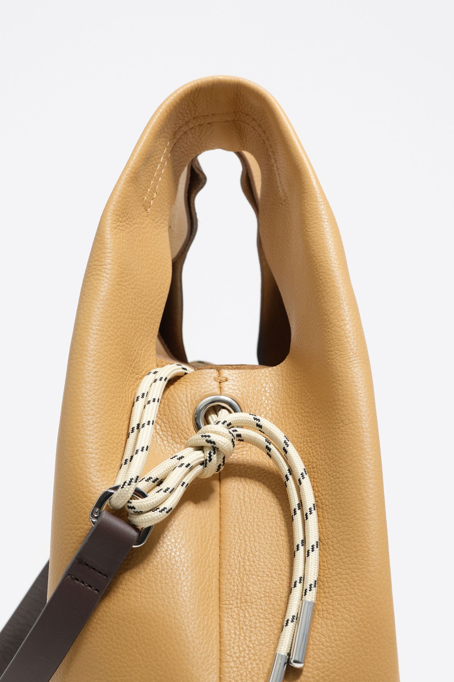 Medium Sahara leather Paper bag