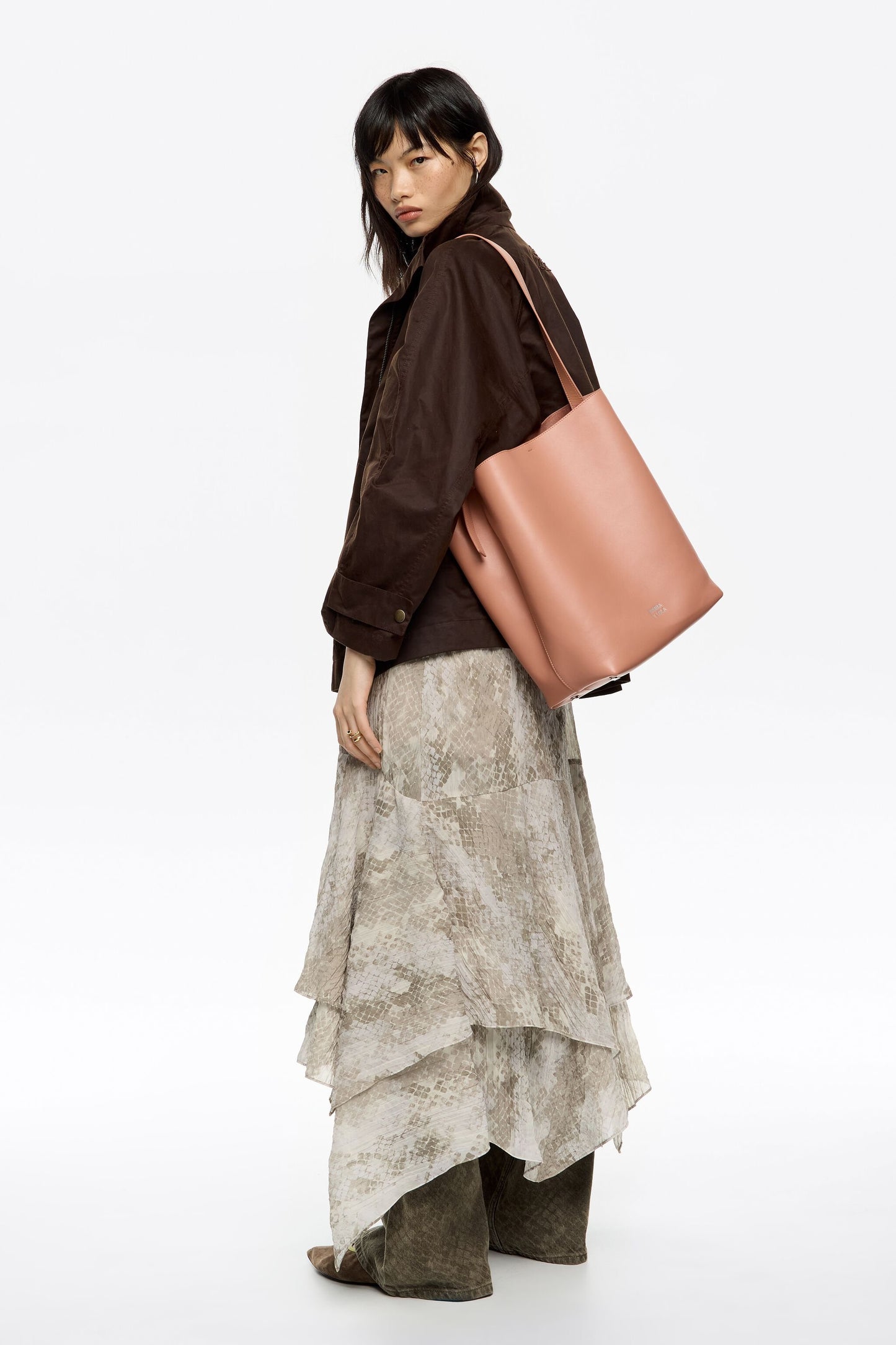 Large pink leather Carlino bag