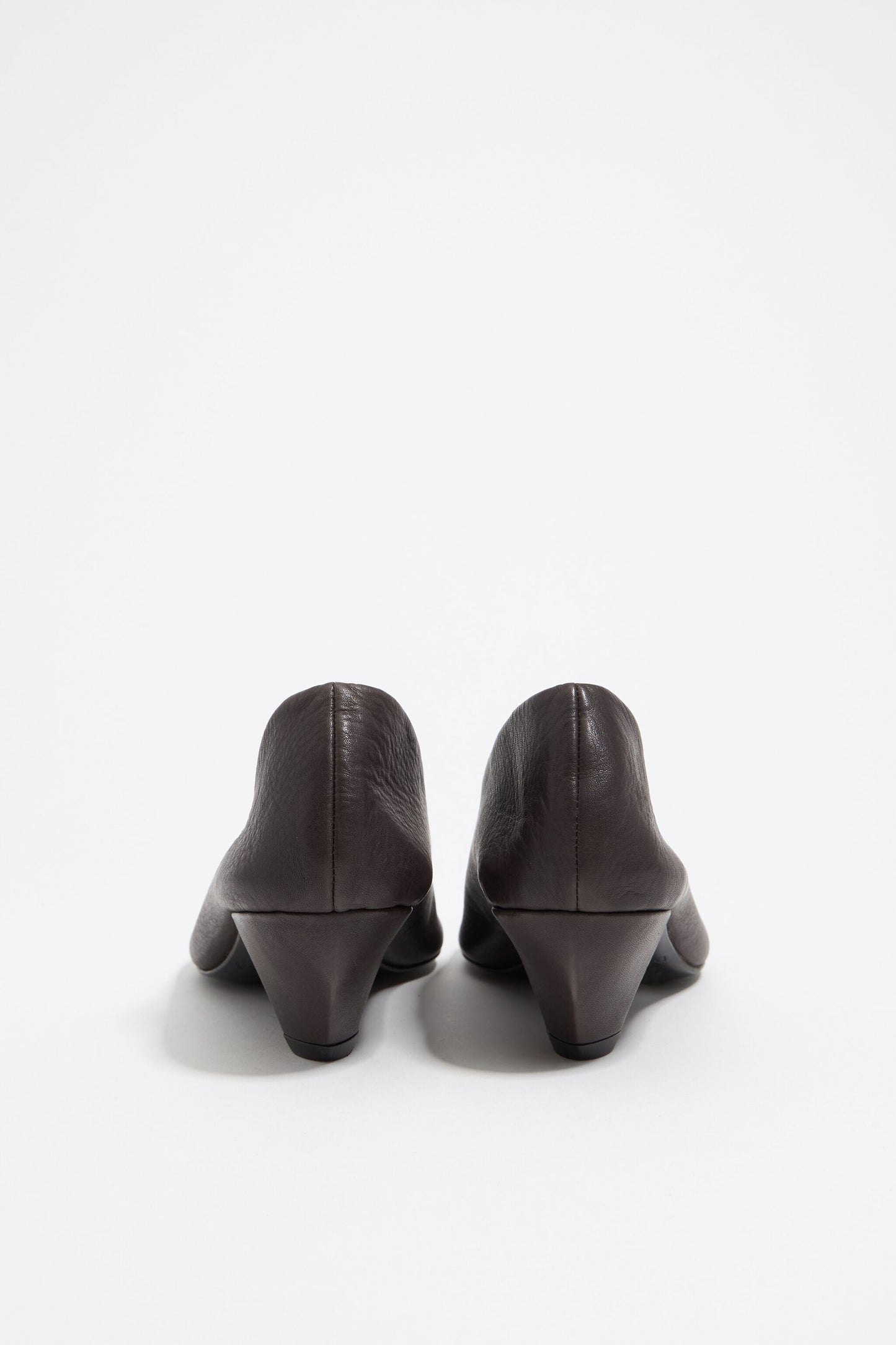 Chocolate leather medium heel court shoe
