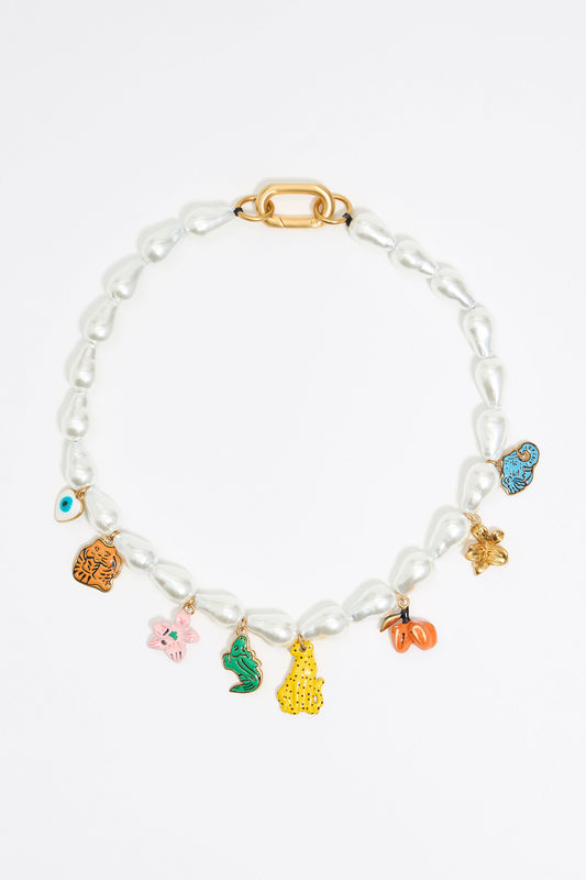 Jungle charms pearl necklace