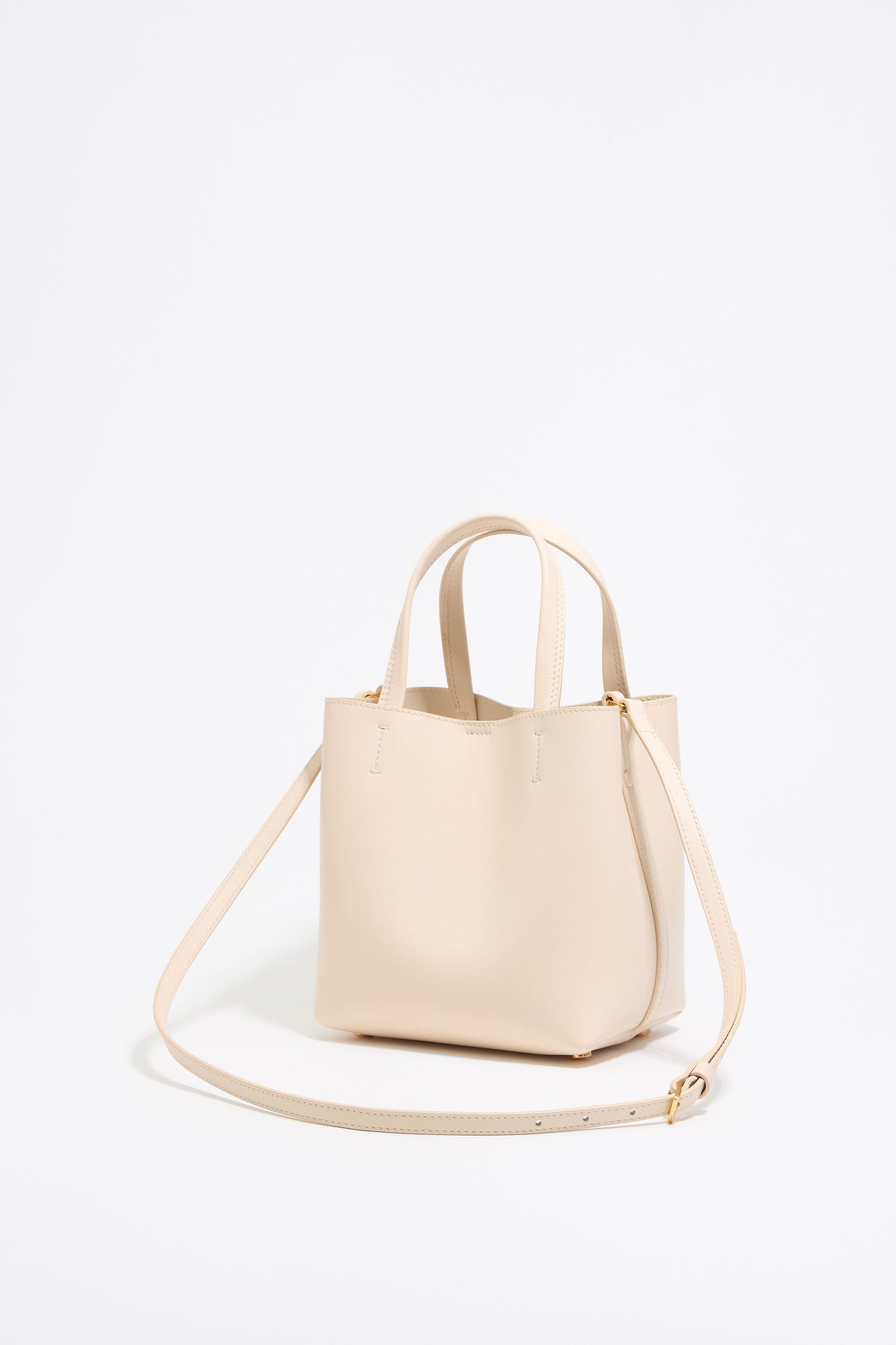 Small sand leather Chihuahua bag