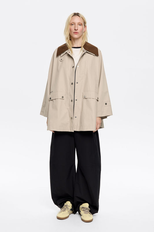 Stone detachable collar cape