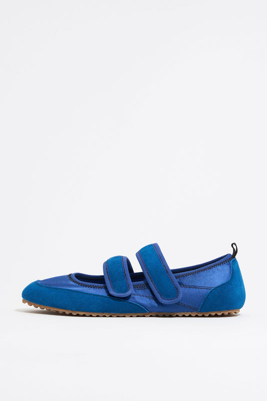 Blue sporty ballerina