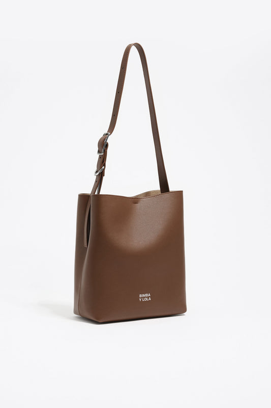 Medium oak leather Carlino bag